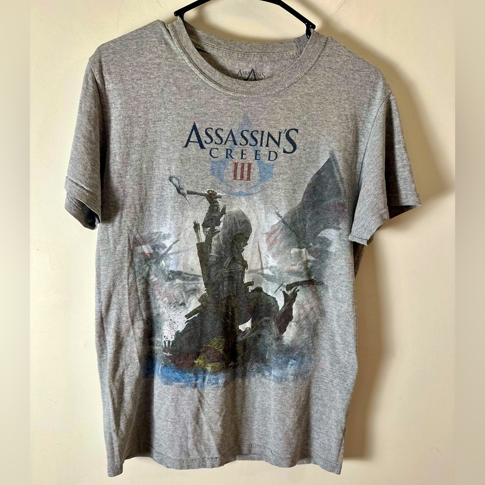 ASSASSIN CREED III Video Game Promotion Gray Graphic T-Shirt Men’s Size Small